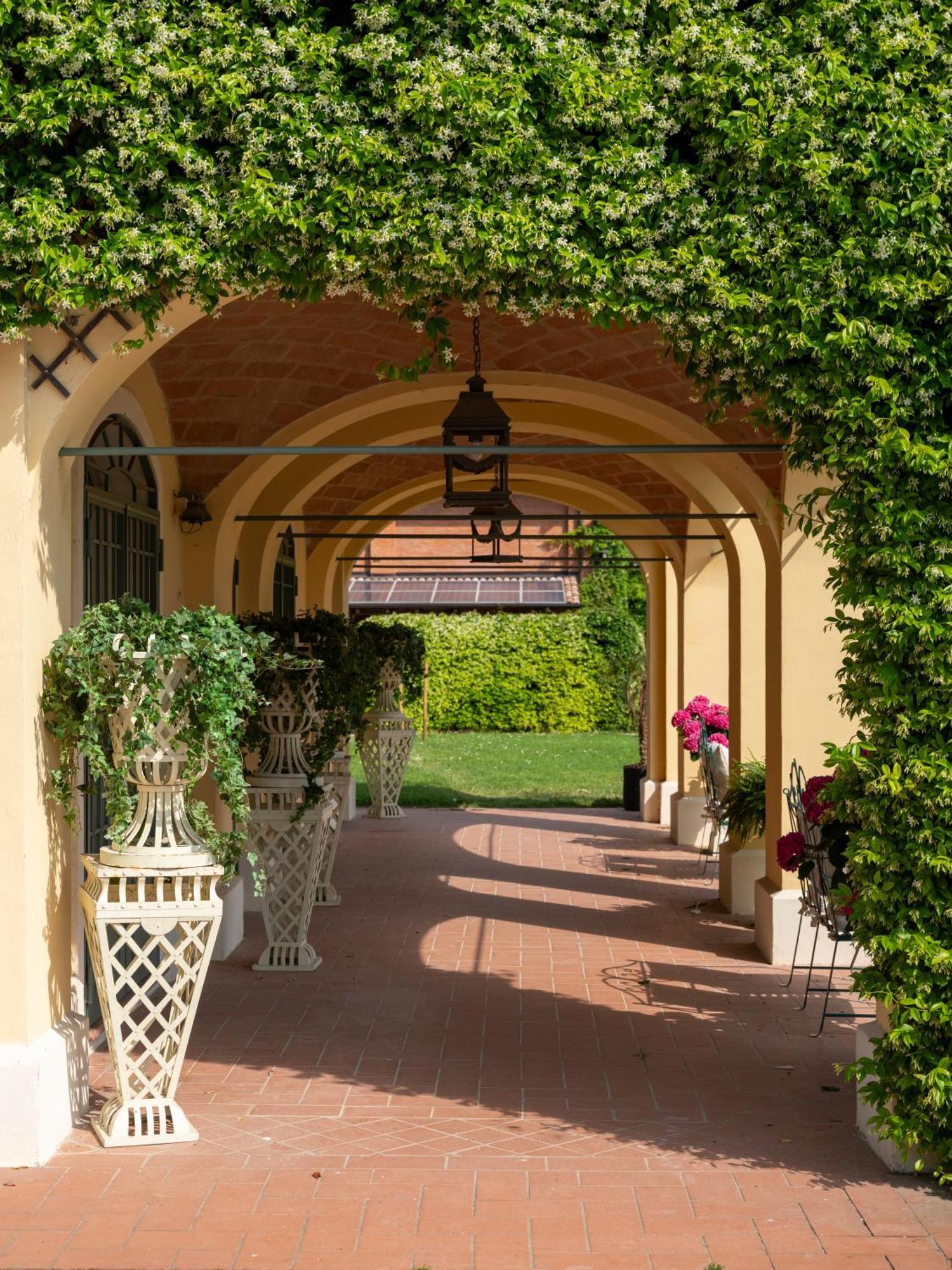 Elizabeth Country House, A Member Of Design Hotels Minerbio Екстериор снимка