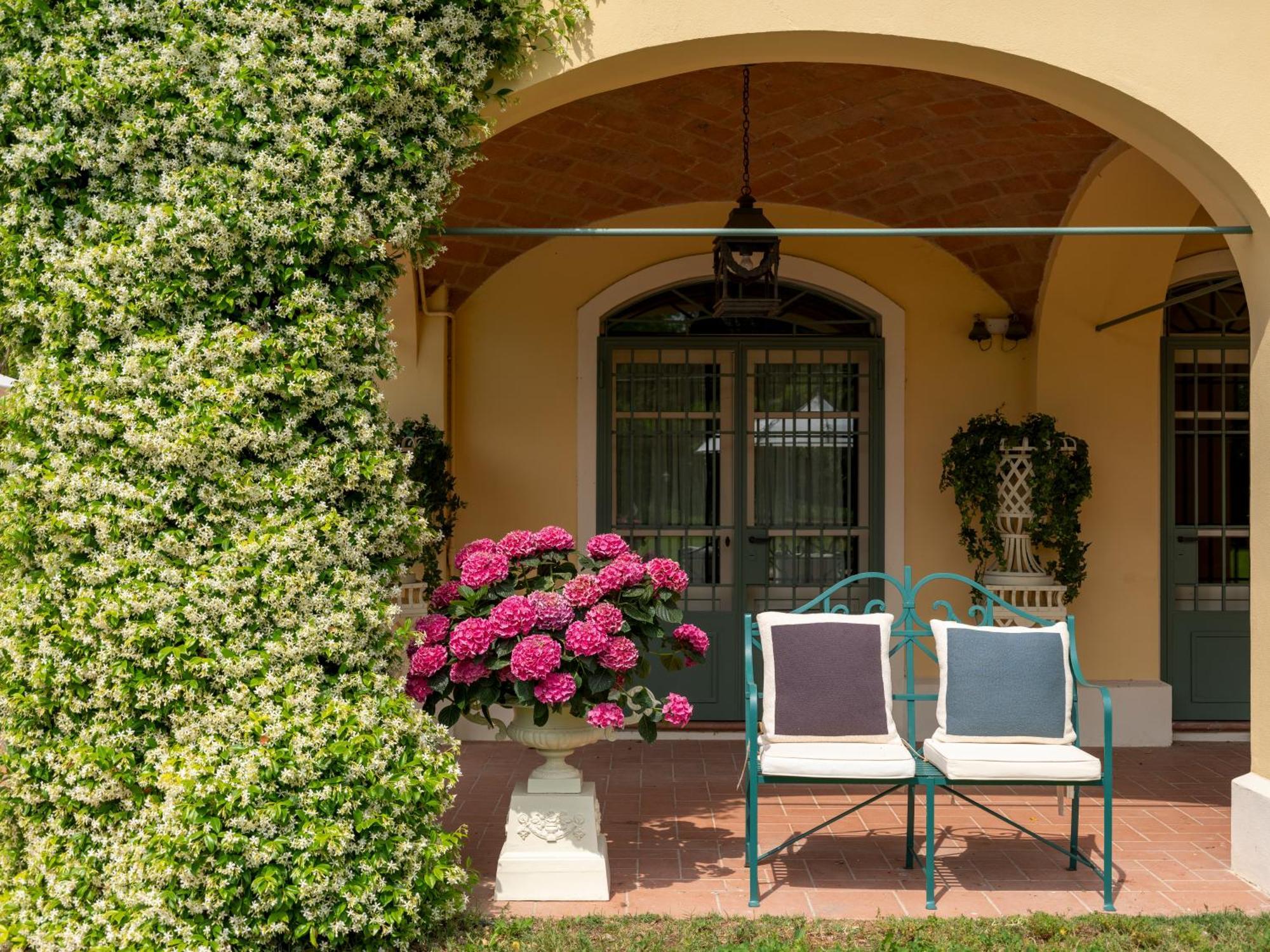 Elizabeth Country House, A Member Of Design Hotels Minerbio Екстериор снимка